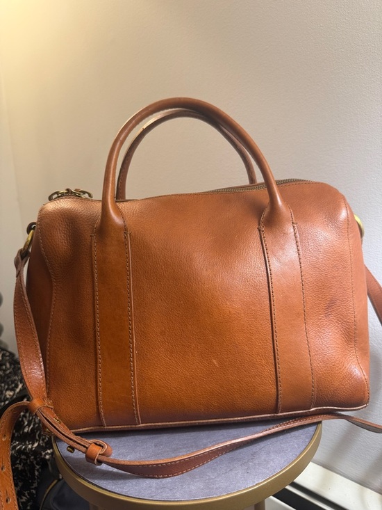Madewell Handbags - Madewell The Prague satchel crossbody in a cognac brown leather.